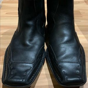 Guess vintage men’s leather ankle boots.